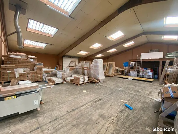 LOCAL D'ACTIVITE 600 m² TINTENIAC
