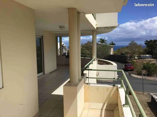 Grand F4 de 137 m² au Mont Roquefeuil
