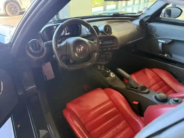 Alfa Romeo 4C 1750 tbi 240ch standard edition tct — photo 8
