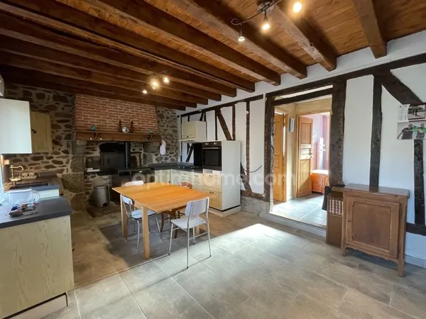 Belle maison en pierre 5 chambres, garage et jardin