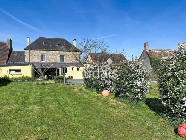 Ensemble immobilier à vendre à PIROU !