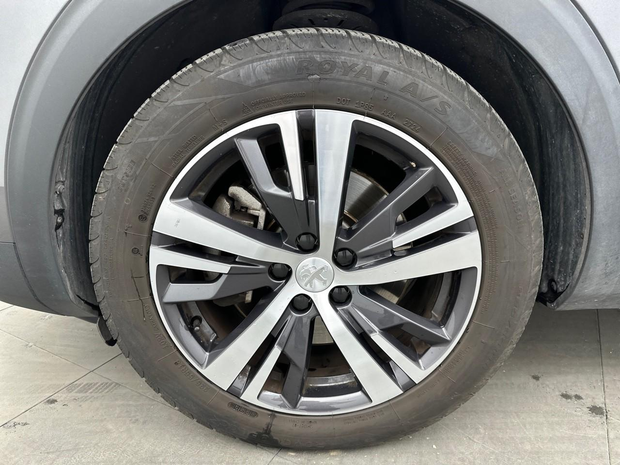 Peugeot 3008 hybrid 225 e-eat8 allure — photo 14