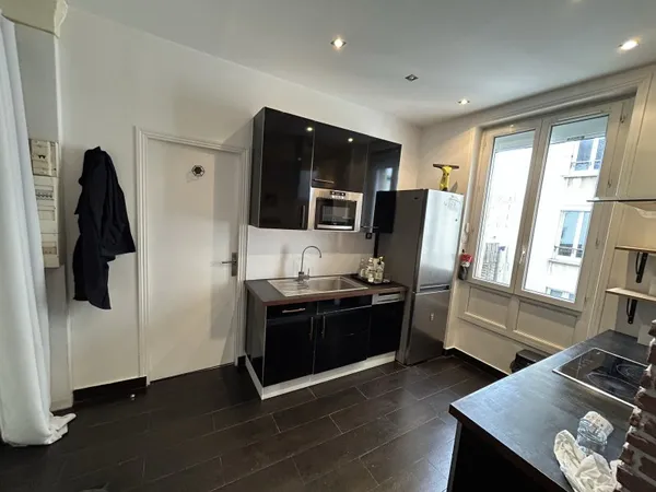 À louer en Meublé appartement 2 pièces, 36 m², Paris 11e.