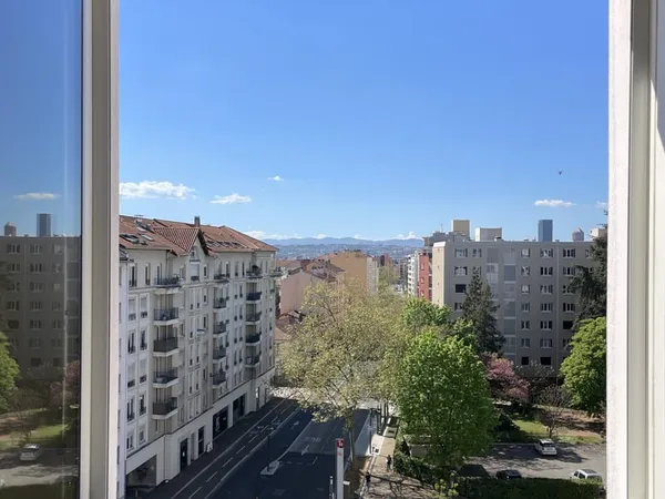 A vendre appartement T3 de 67 m2 avec balcon à Villeurbanne
