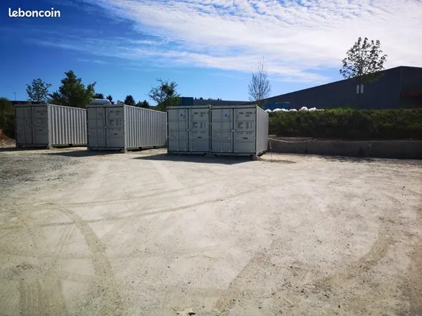 BOX DE STOCKAGE - 14m² - 33m3 - CREVIN