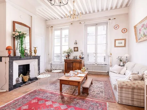Appartement de charme 5 pièces -140.30 m2 - 4ème étage avec ascenseur
