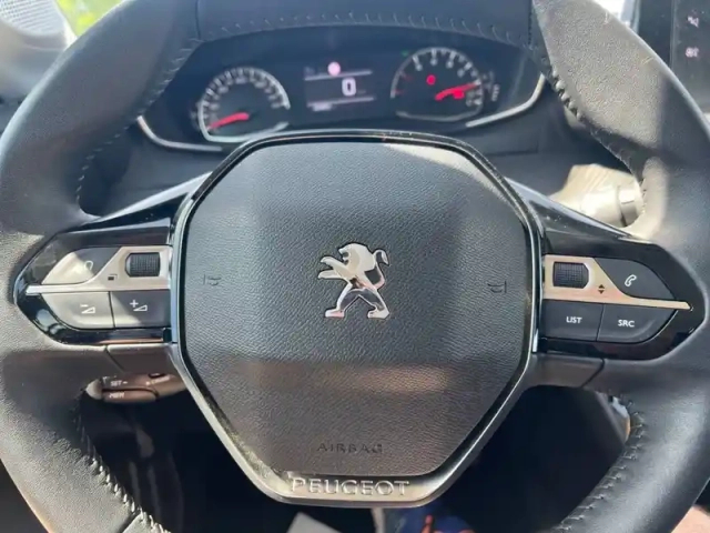 Peugeot 208 puretech 100 s&amp;s bvm6 — photo 22