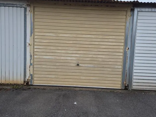 Garage a vendre