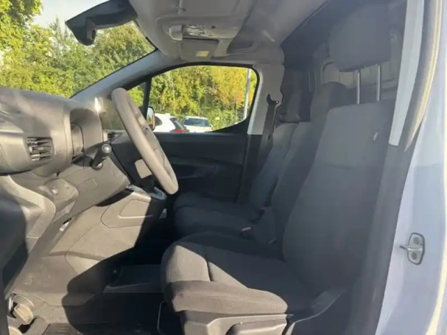 Toyota Proace medium 1.5l 100 d-4d start d — photo 13