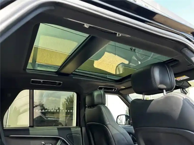 Land Rover Range Rover swb p550e phev awd — photo 11