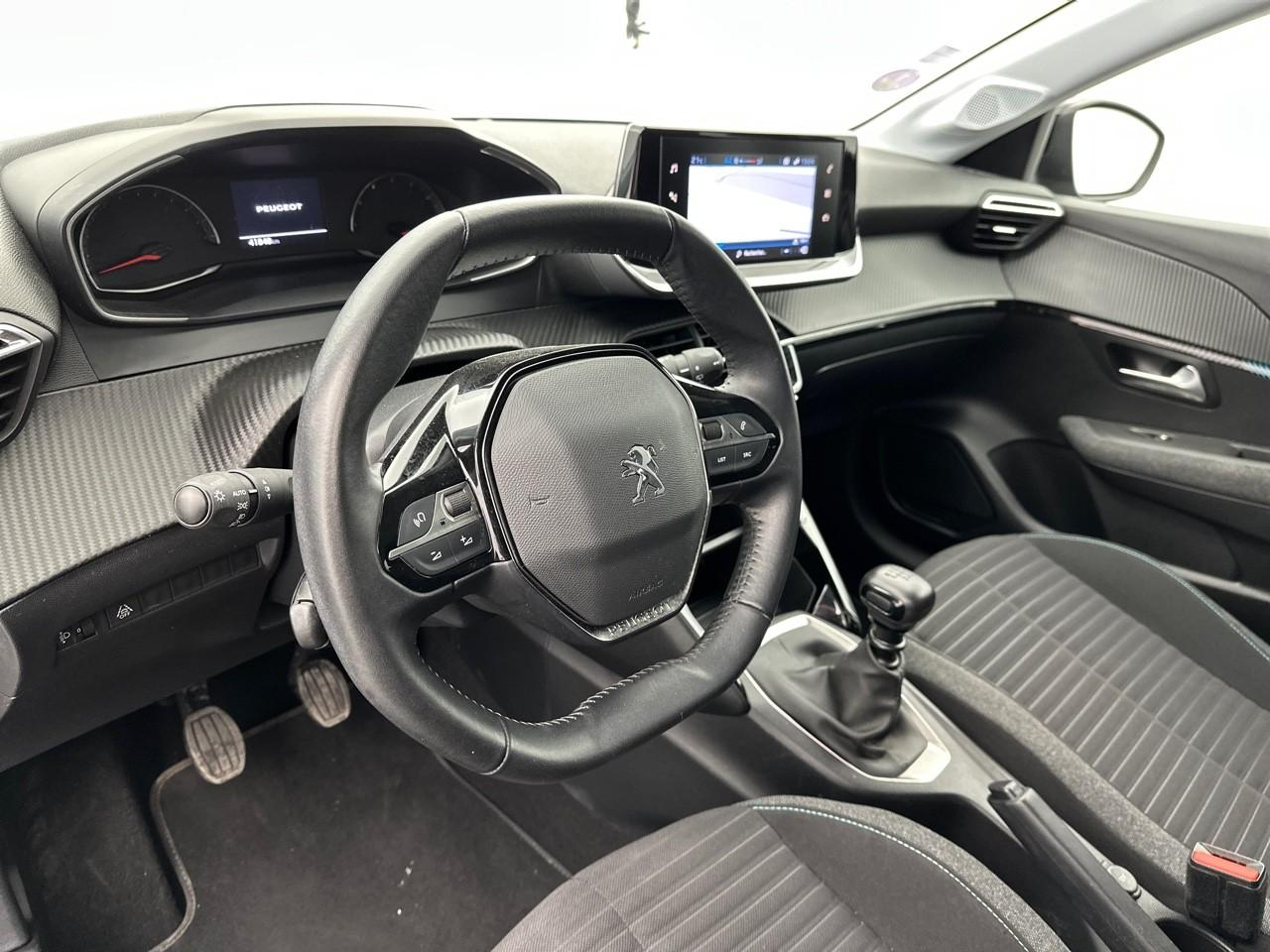 Peugeot 208 puretech 100 s&s bvm6 style — photo 8
