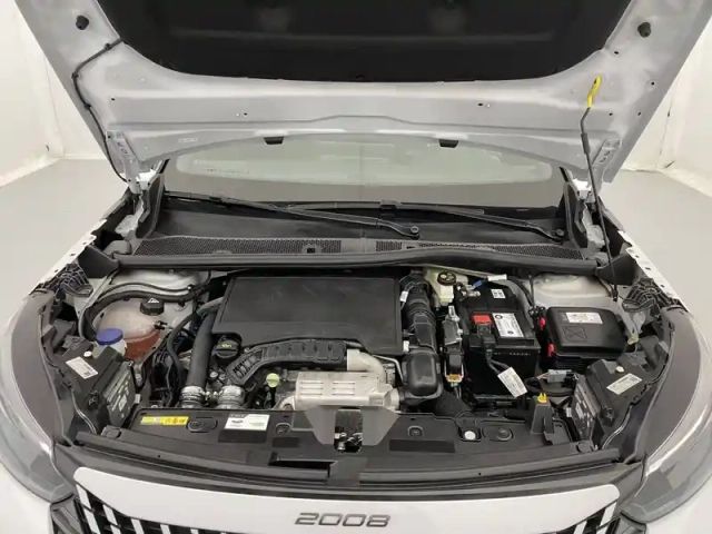 Peugeot 2008 puretech 130 s&amp;s eat8 — photo 21