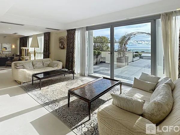 Maison 10 pièces 344 m²