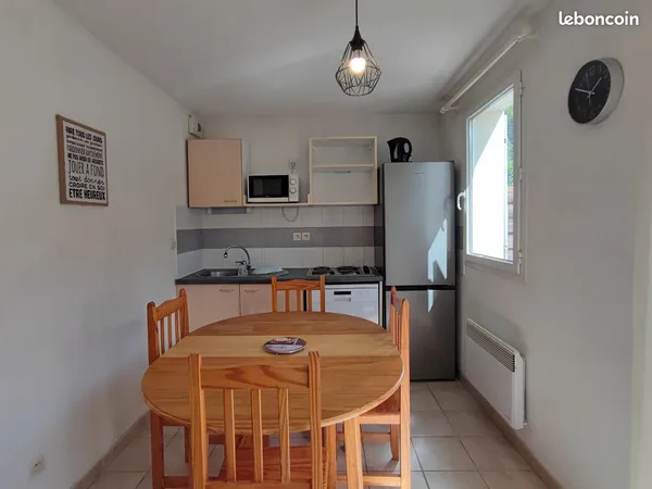T3 45m² Duplex tout équipé, exterieure piscine etc...