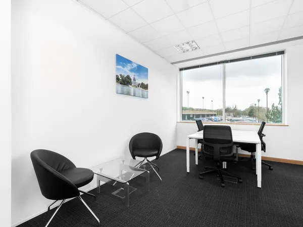 Espace de bureau privé pour 3 personnes à Lille Europe