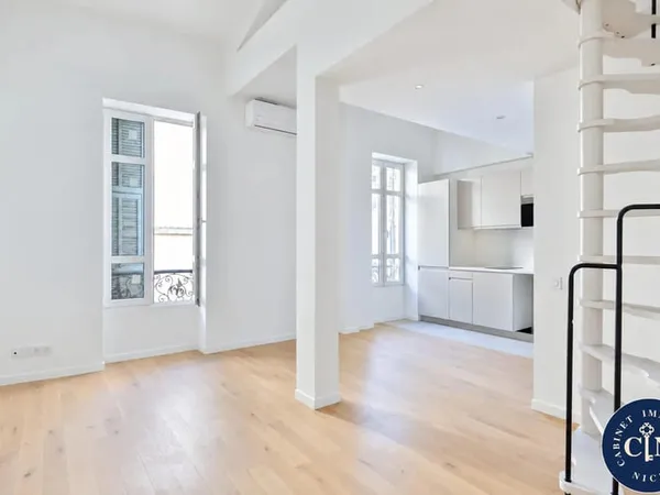 Deux pièces 28 m² - Rénové clé en main - Libération - Idéal investisseur