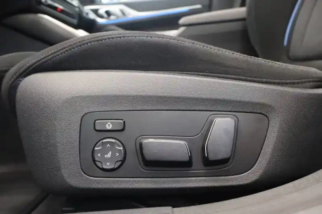 Bmw I4 edrive40 — photo 11