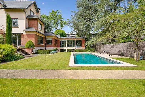 Maison 7 pièces 584 m²
