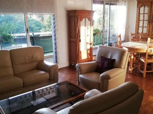Appartement 3 pièces 89 m² étage 4/4 vue château Hennemont
