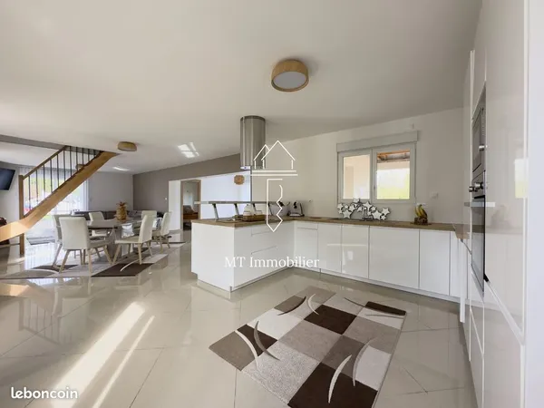 Maison 5 pièces 153 m²