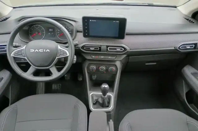 Dacia Sandero sce 65 — photo 18