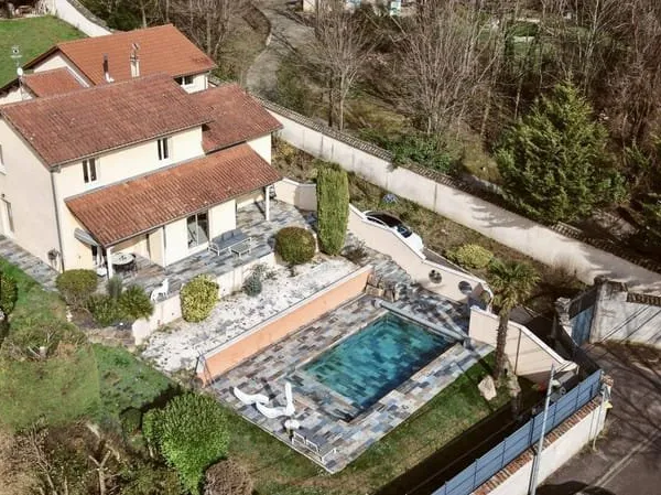 Villa 7 pièces 248 m²