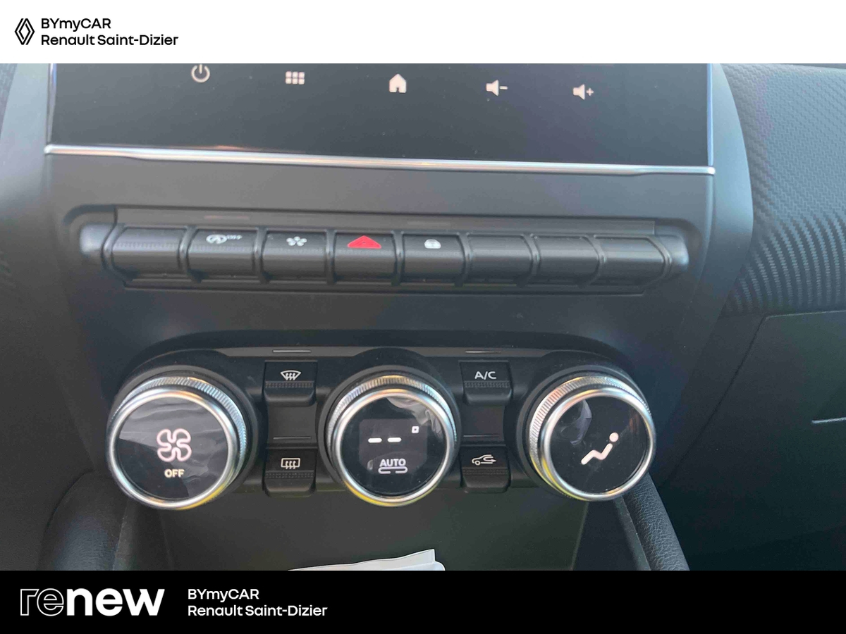 Renault Captur mild hybrid 160 EDC — photo 21