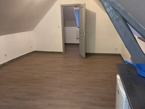 Studio ou t2 centre ville place Gordaine 27M2