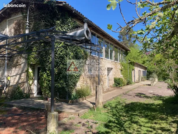 Maison 9 pièces 243 m²