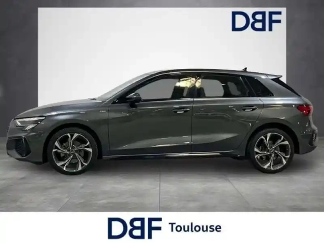 Audi A3 35 tfsi mild hybrid 150 s tronic 7 s line — photo 2