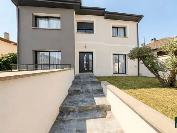 Maison 6 pièces 153 m²