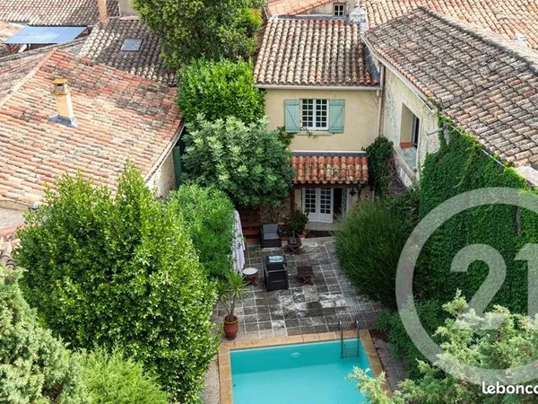 Maison 10 pièces 312 m²
