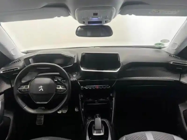 Peugeot 2008 e- 136ch allure — photo 6