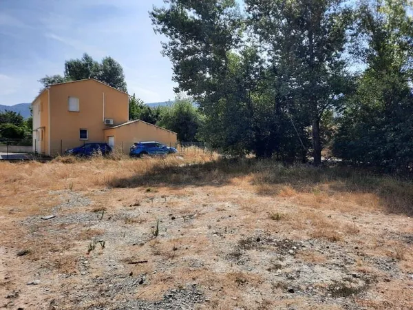 Terrain constructible 452 m²