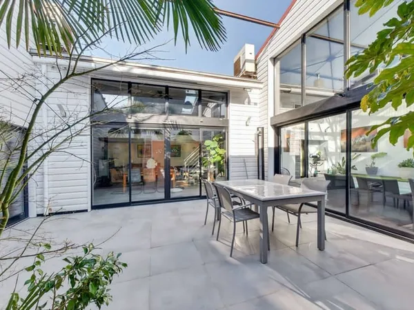 Maison 8 pièces 236 m²