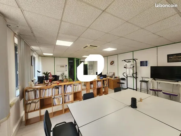 Bureau 71 m²