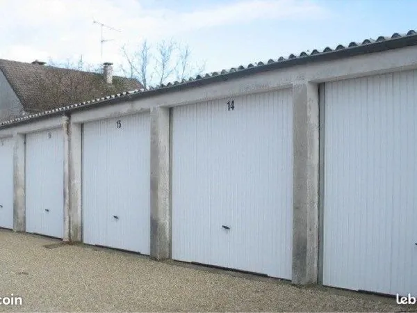 À LOUER - GARAGE FERMÉ / BOX 15 m² - ALBI (Jarlard)