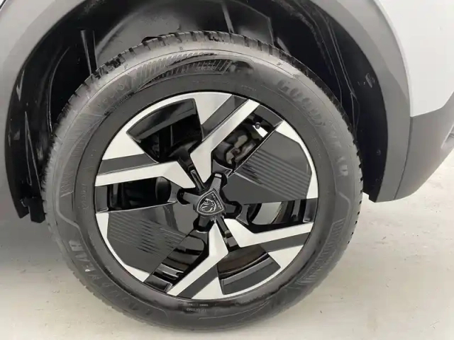 Peugeot 2008 puretech 130 s&amp;s eat8 — photo 16
