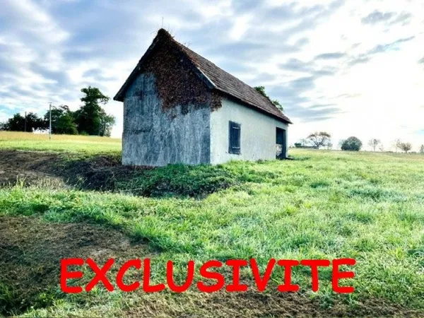 Terrain constructible 2050 m²