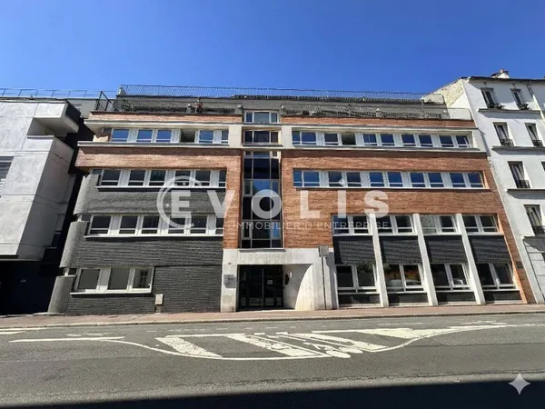 Bureaux 593 m²