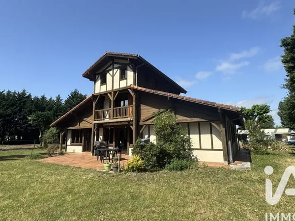 Maison 8 pièces 228 m²