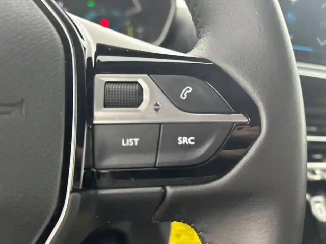 Peugeot 208 electrique 50 kwh 136ch — photo 18