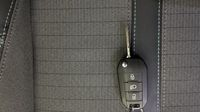 Peugeot 2008 1.2 PureTech 130ch S&S Allure — photo 16