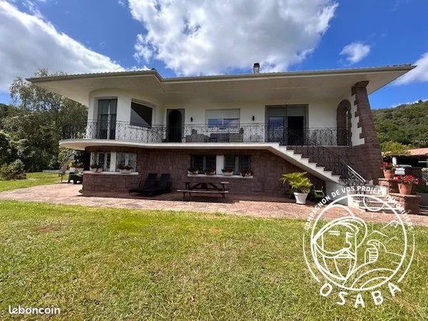 Maison 6 pièces 211 m²
