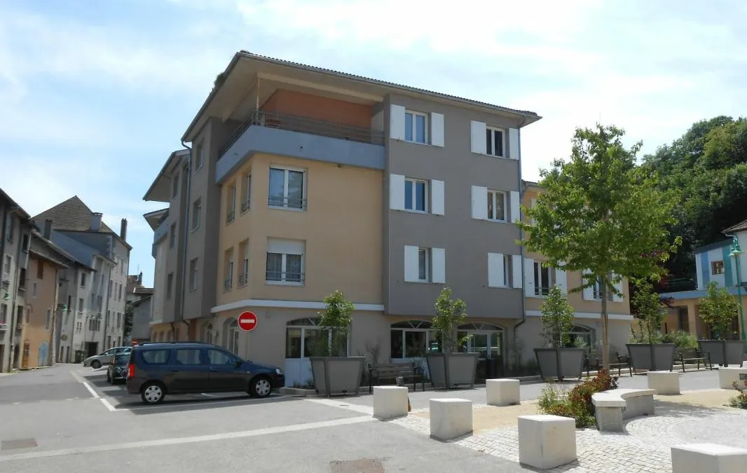 Photo 1