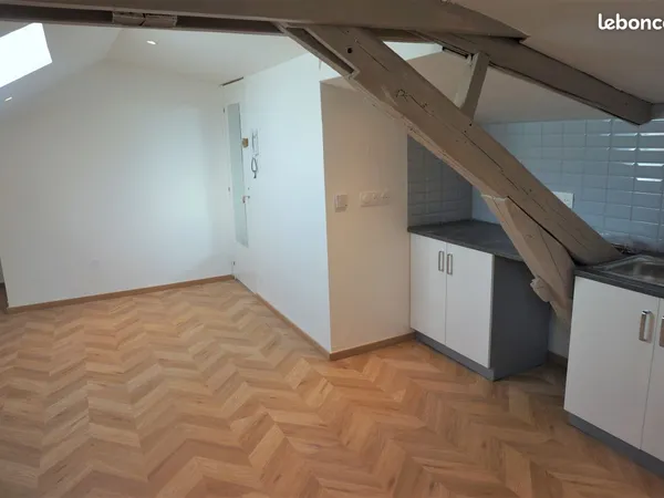 F2 Bis Neuf avec Dressing Centre ville