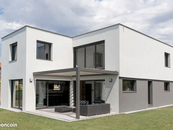 MAISON CONTEMPORAINE D'ARCHITECTE - 156 m² - SAINT-PRIEST