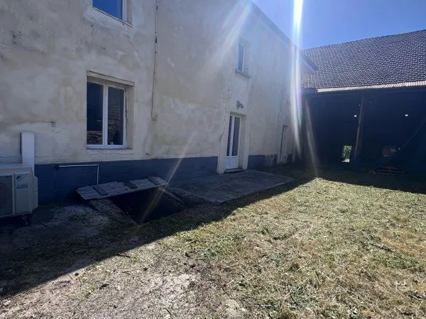 Maison de caractère à rénover - 120 m² habitables - Grange de 300 m² - Terrain de 8 ares