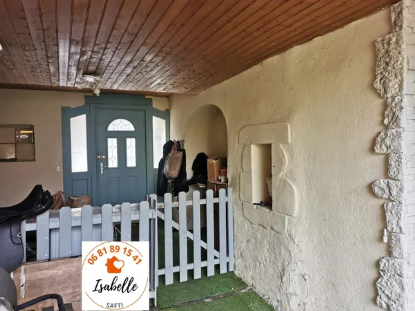 A 15 mn d'Auch, appartement dans un village : 4 chambres, 1 salle d bain, 1 salle d'eau, 2 WC.