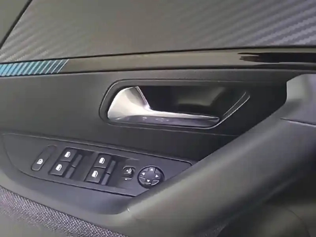 Peugeot 2008 electrique 136 ch — photo 51